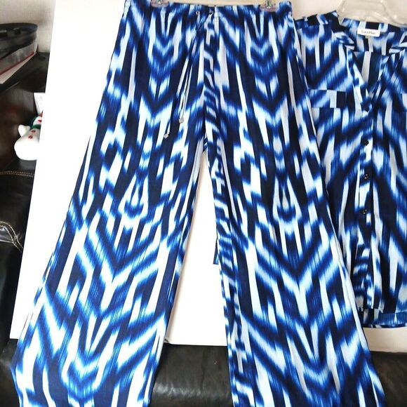 Calvin Klein Size Small Top & Pants Set , Womens Abstacts Blue Light Weight Suit - Picture 2 of 7